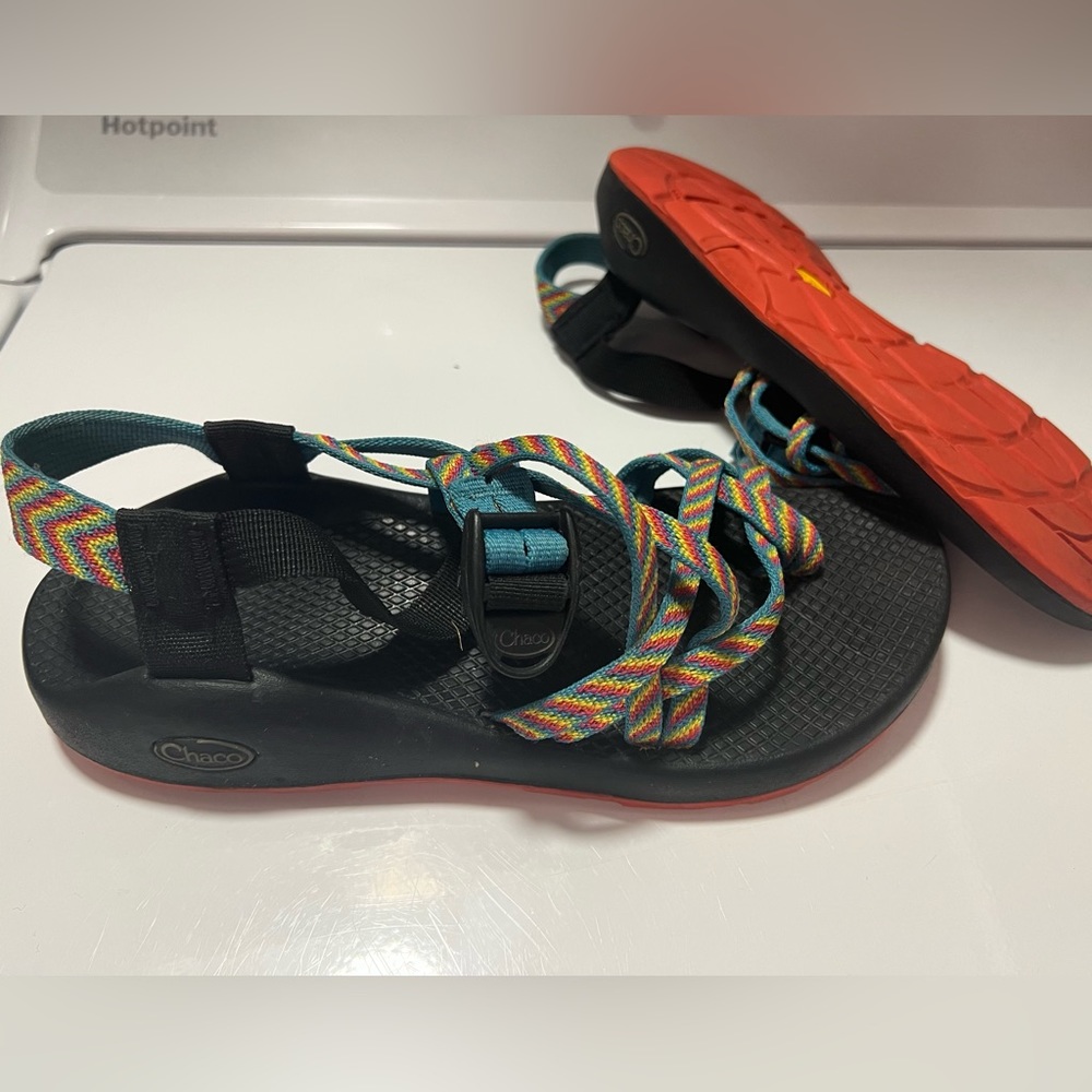 Used Chaco rainbow sandals. Women’s 9/9.5